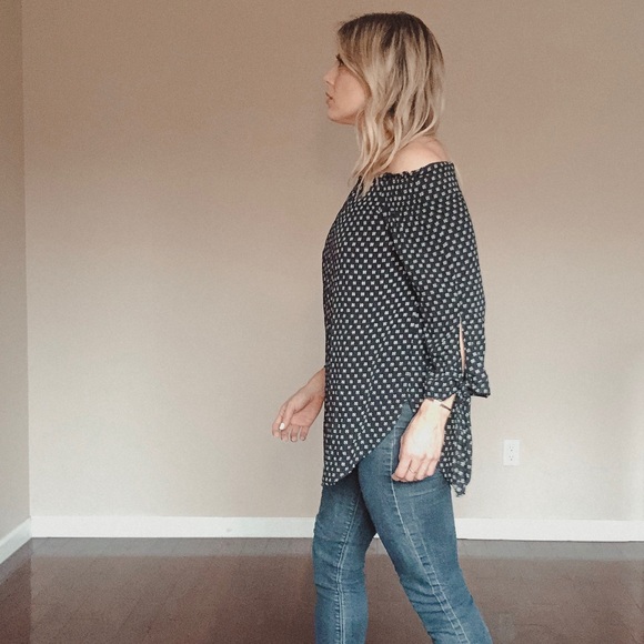 Off the shoulder summer top - Picture 2 of 5